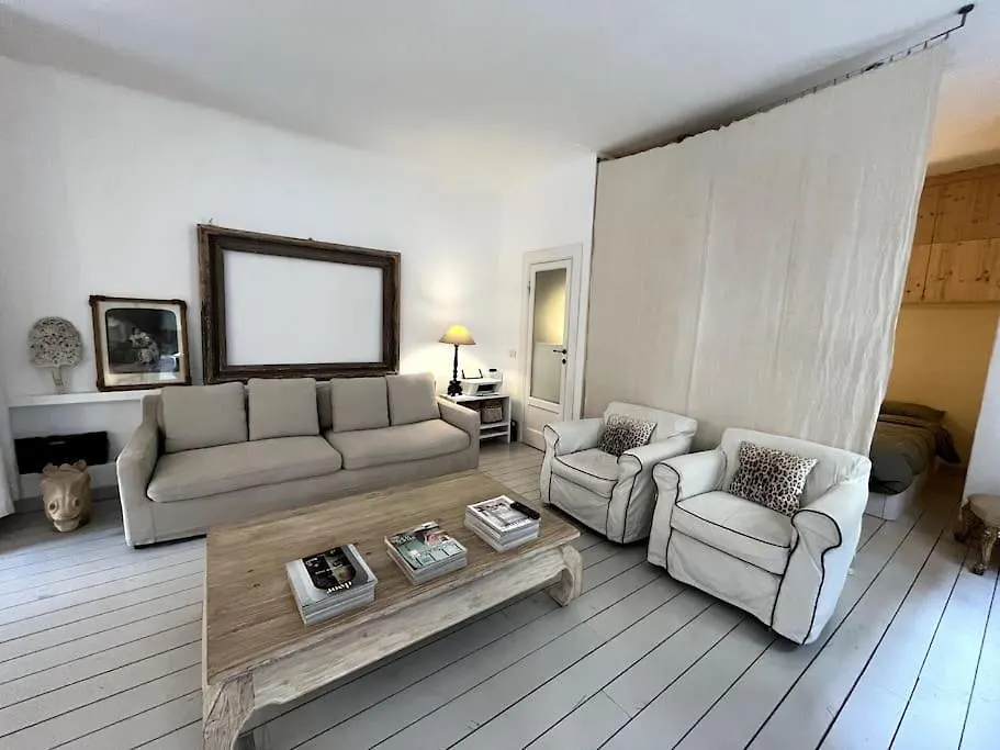 Casa Dello Scoiattolo Villa Milan 0*,  Italy